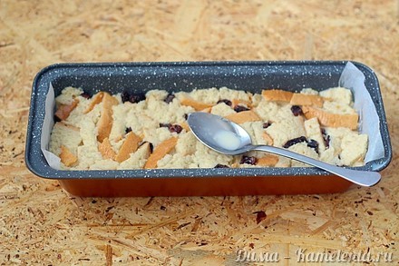 Приготовление рецепта Английский хлебный пудинг (English bread pudding) шаг 6