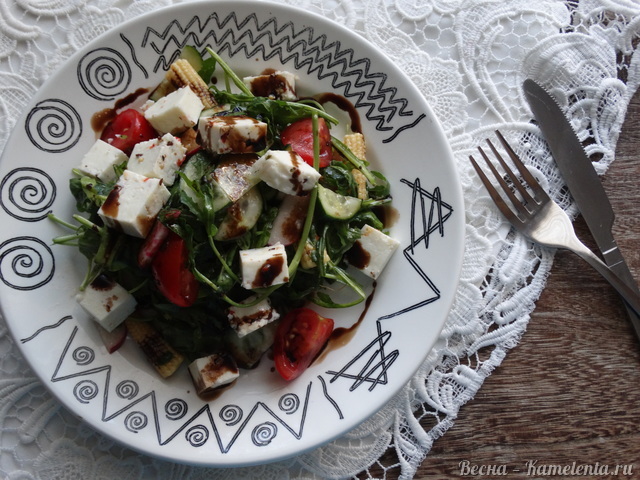 Рецепт салата с рукколой и маринованными початками кукурузы